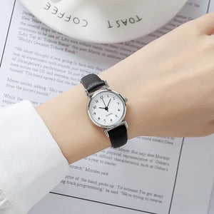 Quartz Leather Strap Wristwatch