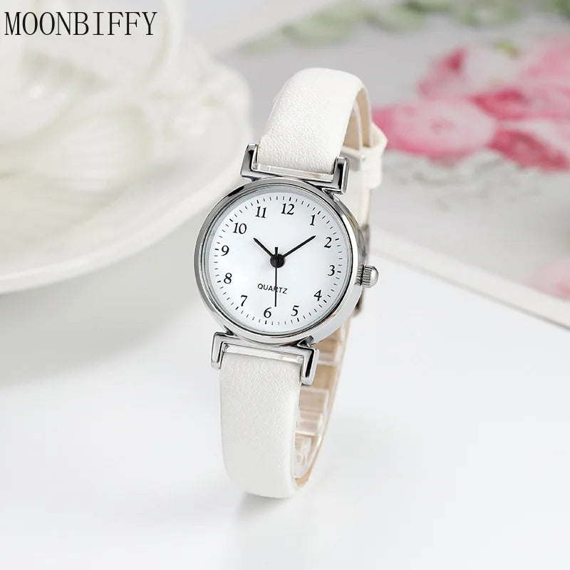 Quartz Leather Strap Wristwatch